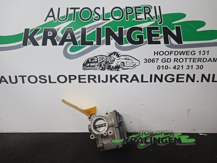 Usagé Boitier papillon Renault Clio III Estate/Grandtour (KR) 1.2 16V TCE 100 Prix € 50,00 Règlement à la marge proposé par Autosloperij Kralingen B.V.