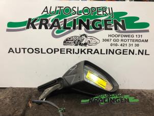 Używane Lusterko zewnetrzne prawe Volkswagen Golf VII (AUA) 2.0 TDI 16V Cena € 100,00 Procedura marży oferowane przez Autosloperij Kralingen B.V.