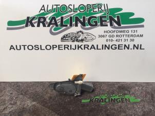 Used Rear wiper motor Toyota Yaris Verso (P2) 1.5 16V Price € 50,00 Margin scheme offered by Autosloperij Kralingen B.V.