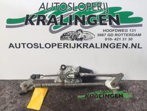 Used Front wiper motor Toyota Yaris Verso (P2) 1.5 16V Price € 50,00 Margin scheme offered by Autosloperij Kralingen B.V.
