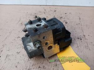 ABS-pump från en Honda Civic (EP/EU) 1.4 16V 2003