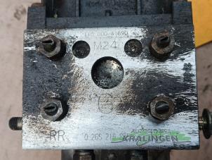 ABS-pump från en Honda Civic (EP/EU) 1.4 16V 2003