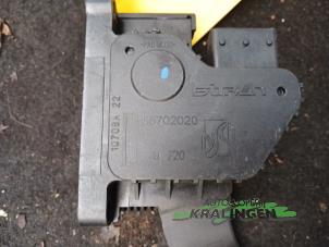 Gaspedalsensor från en Opel Corsa D 1.3 CDTi 16V ecoFLEX 2008
