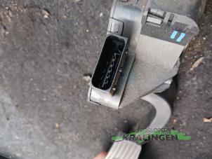 Gaspedalsensor från en Opel Corsa D 1.3 CDTi 16V ecoFLEX 2008