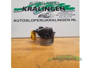 Usados Motor de ventilador de calefactor Opel Corsa D 1.3 CDTi 16V ecoFLEX Precio € 50,00 Norma de margen ofrecido por Autosloperij Kralingen B.V.