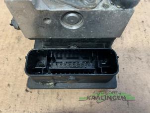 ABS-pump från en Fiat Punto Evo (199) 1.3 JTD Multijet 85 16V 2010