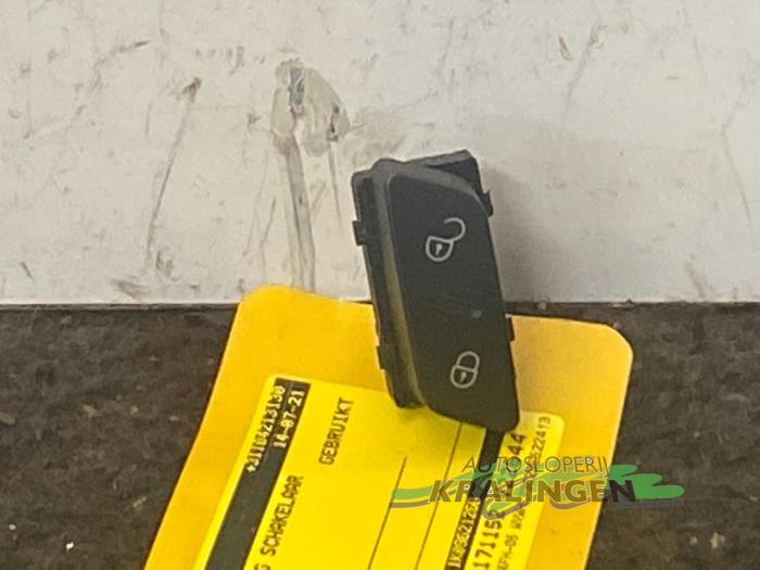 Central locking switch from a Volkswagen CC (358) 2.0 TSI 16V 2009