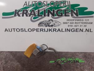 Used Heater resistor Chevrolet Nubira (J200) 1.6 16V Price € 25,00 Margin scheme offered by Autosloperij Kralingen B.V.