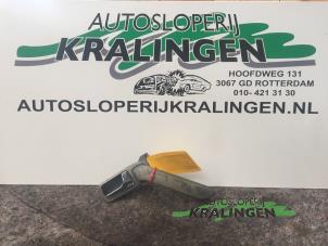 Używane Uchwyt reczny Volkswagen Lupo (6X1) 1.4 16V 75 Cena € 25,00 Procedura marży oferowane przez Autosloperij Kralingen B.V.