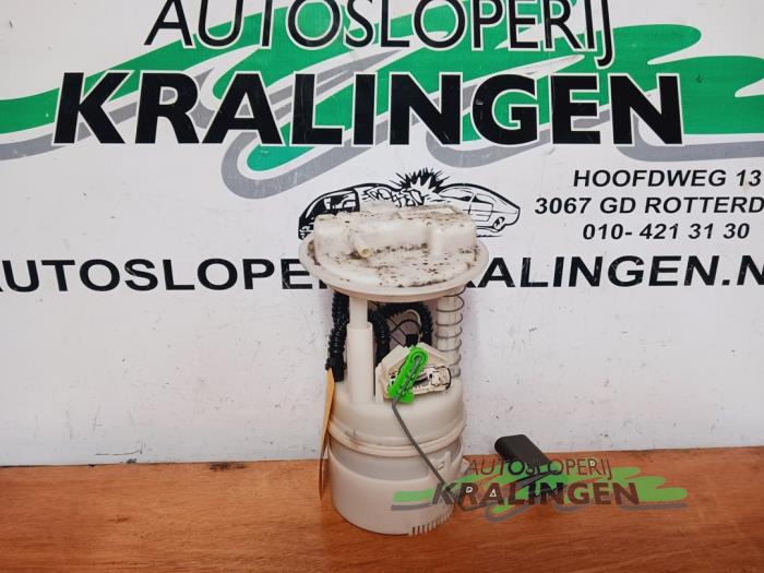 Begagnade Bensinpump Renault Clio III (BR/CR) 1.2 16V 75 Pris € 19,97 Marginaltabell erbjuds av Autosloperij Kralingen B.V.