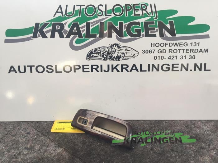 Usados Interruptor de ventanilla eléctrica Volkswagen Sharan (7M8/M9/M6) 2.0 TDI Precio € 25,00 Norma de margen ofrecido por Autosloperij Kralingen B.V.