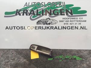 Używane Przelacznik elektrycznej szyby Volkswagen Sharan (7M8/M9/M6) 2.0 TDI Cena € 25,00 Procedura marży oferowane przez Autosloperij Kralingen B.V.
