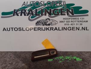 Usados Interruptor de ventanilla eléctrica Volkswagen Sharan (7M8/M9/M6) 2.0 TDI Precio € 25,00 Norma de margen ofrecido por Autosloperij Kralingen B.V.