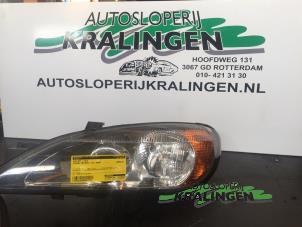Used Headlight, left Nissan Primera (P11) 2.0 16V Price € 50,00 Margin scheme offered by Autosloperij Kralingen B.V.