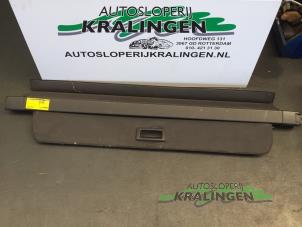 Używane Plandeka przedzialu bagazowego Renault Megane II Grandtour (KM) 2.0 16V Cena € 50,00 Procedura marży oferowane przez Autosloperij Kralingen B.V.