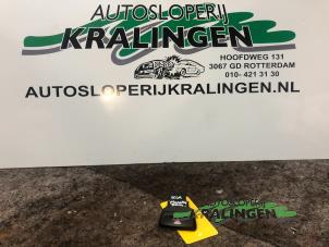 Usados Interruptor de luz de pánico Kia Picanto (TA) 1.0 12V Precio € 25,00 Norma de margen ofrecido por Autosloperij Kralingen B.V.