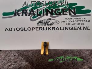 Używane Drazek sterowniczy Volkswagen Golf V (1K1) 1.4 FSI 16V Cena € 10,00 Procedura marży oferowane przez Autosloperij Kralingen B.V.