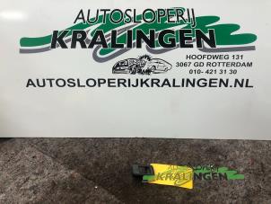 Used Electric window switch Volkswagen Polo III (6N2) 1.4 16V 75 Price € 10,00 Margin scheme offered by Autosloperij Kralingen B.V.