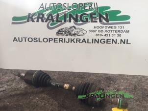 Usagé Arbre de transmission avant gauche Opel Combo Tour (Corsa C) 1.3 CDTI 16V Prix € 50,00 Règlement à la marge proposé par Autosloperij Kralingen B.V.