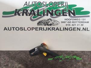 Usagé Poignée Seat Arosa (6H1) 1.0 MPi Prix € 25,00 Règlement à la marge proposé par Autosloperij Kralingen B.V.