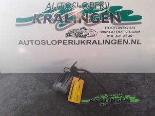 Usados Pinzas de freno izquierda detrás Volkswagen Golf V (1K1) 1.6 FSI 16V Precio € 50,00 Norma de margen ofrecido por Autosloperij Kralingen B.V.