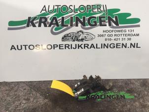 Used Rear brake calliper, left Nissan Almera (N16) 1.8 16V Price € 35,00 Margin scheme offered by Autosloperij Kralingen B.V.