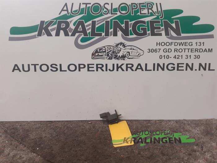 Begagnade Luftflödesmätare Volkswagen Golf V (1K1) 1.6 FSI 16V Pris € 25,00 Marginaltabell erbjuds av Autosloperij Kralingen B.V.