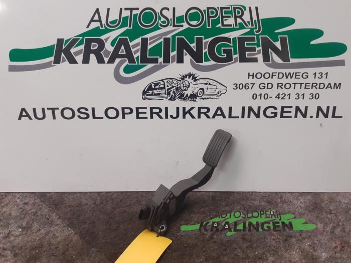Begagnade Gaspedalsensor Toyota Yaris II (P9) 1.0 12V VVT-i Pris på förfrågan erbjuds av Autosloperij Kralingen B.V.