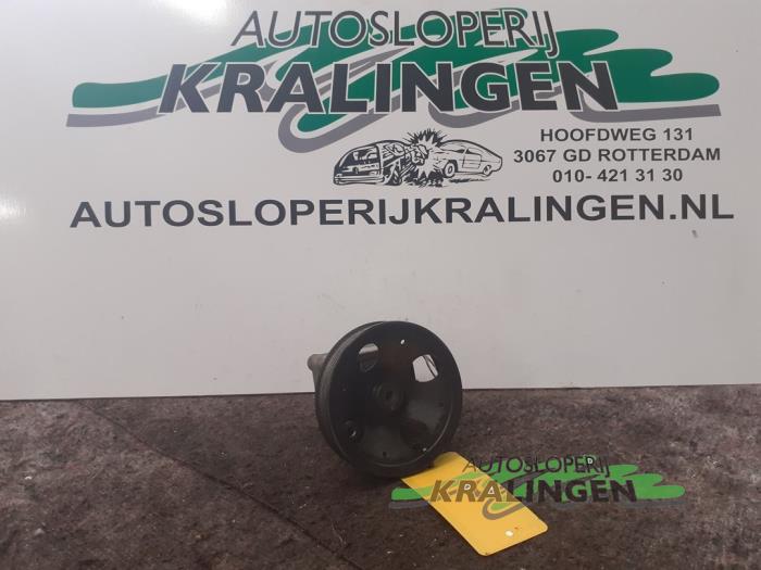 Usagé Pompe de direction Volvo V70 (SW) 2.5 D Prix € 100,00 Règlement à la marge proposé par Autosloperij Kralingen B.V.