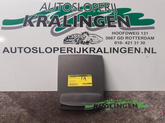 Begagnade Handskfack Peugeot Boxer (U9) 2.2 HDi 130 Euro 5 Pris € 40,00 Marginaltabell erbjuds av Autosloperij Kralingen B.V.