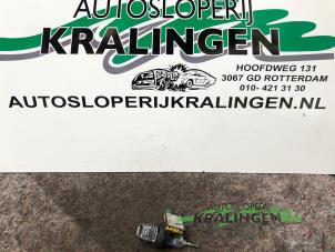 Usagé Serrure de contact + clé Opel Astra G (F08/48) 1.6 Prix € 50,00 Règlement à la marge proposé par Autosloperij Kralingen B.V.