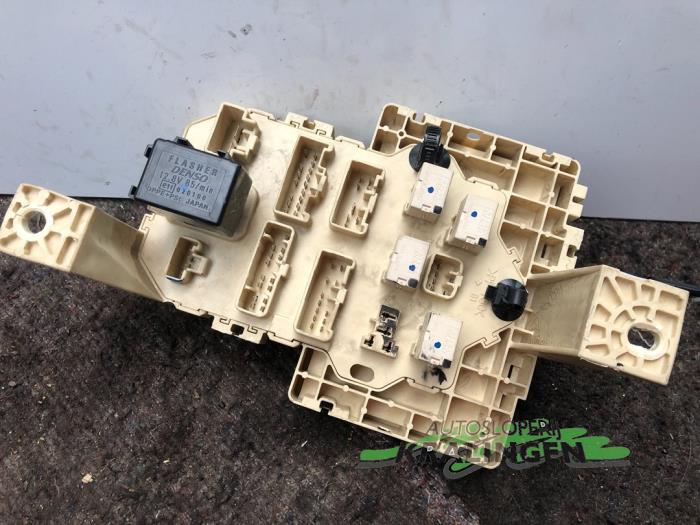 Fuse box Suzuki Swift 1.3 VVT 16V 020100 DENSO