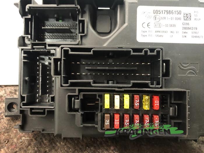 Fuse box Fiat Punto II - 00517986150 DELPHI