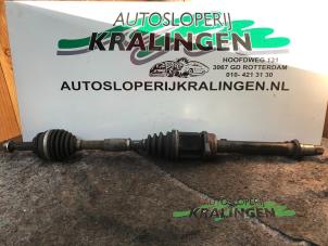 Usagé Arbre de transmission avant droit Toyota Avensis Wagon (T25/B1E) 2.0 16V VVT-i D4 Prix € 75,00 Règlement à la marge proposé par Autosloperij Kralingen B.V.