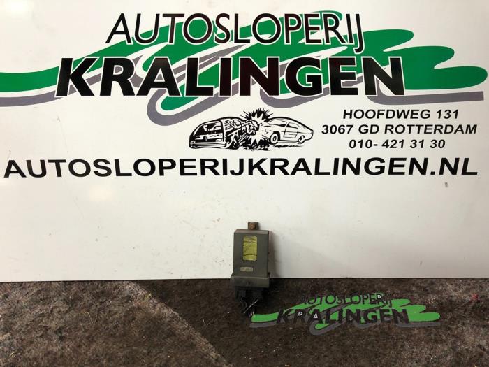 Usados Interruptor GPL Renault Scénic I (JA) 2.0 16V IDE Precio € 50,00 Norma de margen ofrecido por Autosloperij Kralingen B.V.