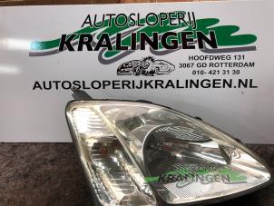 Used Headlight, right Honda Civic (EP/EU) 1.4 16V Price € 50,00 Margin scheme offered by Autosloperij Kralingen B.V.