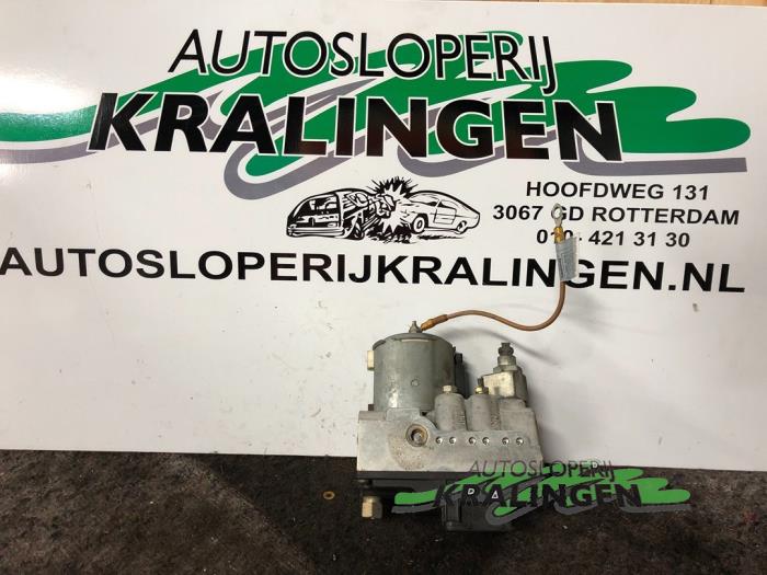 Usagé Bloc ABS BMW 5 serie (E39) 520i 24V Prix € 49,98 Règlement à la marge proposé par Autosloperij Kralingen B.V.