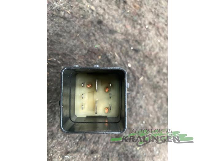 Glow plug relay Citroen C4 Coupé 2.0 HDi 16V 964046968C
