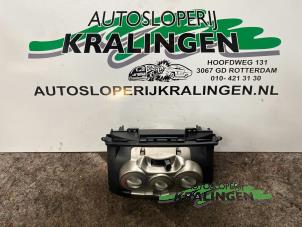 Usados Panel de control de calefacción Daihatsu Sirion 2 (M3) 1.3 16V DVVT Precio € 50,00 Norma de margen ofrecido por Autosloperij Kralingen B.V.