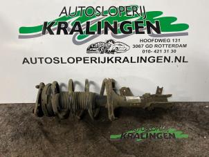 Gebrauchte Stoßdämpfer links vorne Kia Rio II (DE) 1.4 16V Preis € 50,00 Margenregelung angeboten von Autosloperij Kralingen B.V.