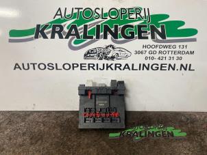 Używane Skrzynka bezpieczników Volkswagen Golf V (1K1) 1.9 TDI Cena € 50,00 Procedura marży oferowane przez Autosloperij Kralingen B.V.