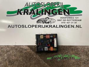 Używane Skrzynka bezpieczników Volkswagen Golf V (1K1) 1.4 16V Cena € 50,00 Procedura marży oferowane przez Autosloperij Kralingen B.V.