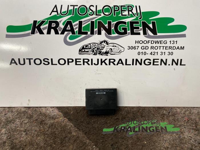 Używane Modul Comfort Volkswagen Polo IV (9N1/2/3) 1.4 16V Cena € 50,00 Procedura marży oferowane przez Autosloperij Kralingen B.V.