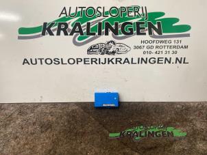 Usagé Boîte à fusibles Toyota Corolla Wagon (E12) 1.4 D-4D 16V Prix € 35,00 Règlement à la marge proposé par Autosloperij Kralingen B.V.