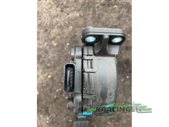 Gaspedalsensor från en Renault Twingo II (CN) 1.2 2009