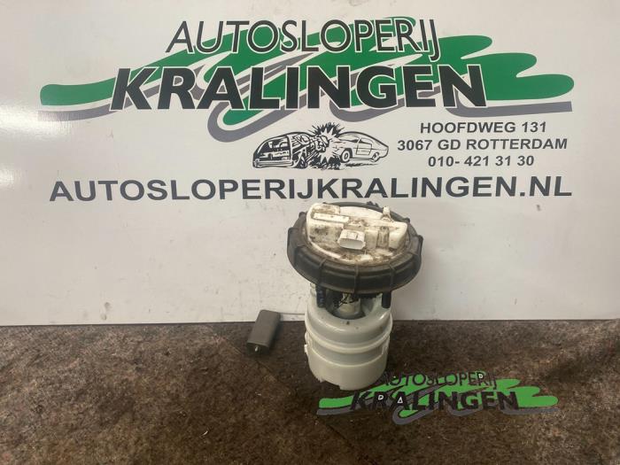 Usagé Pompe essence Renault Twingo II (CN) 1.2 Prix € 18,99 Règlement à la marge proposé par Autosloperij Kralingen B.V.