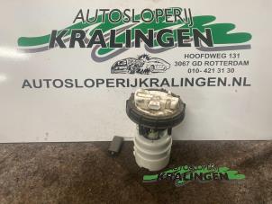 Used Petrol pump Renault Twingo II (CN) 1.2 Price € 50,00 Margin scheme offered by Autosloperij Kralingen B.V.