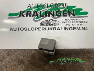 Używane Pompa ABS Volkswagen Polo IV (9N1/2/3) 1.2 Cena € 100,00 Procedura marży oferowane przez Autosloperij Kralingen B.V.