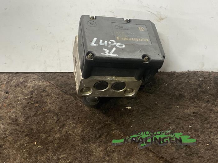 ABS pump from a Volkswagen Lupo (6X1) 1.2 TDI 3L 2000