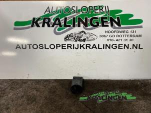 Gebrauchte Licht Schalter Volkswagen Polo IV (9N1/2/3) 1.4 16V Preis € 25,00 Margenregelung angeboten von Autosloperij Kralingen B.V.